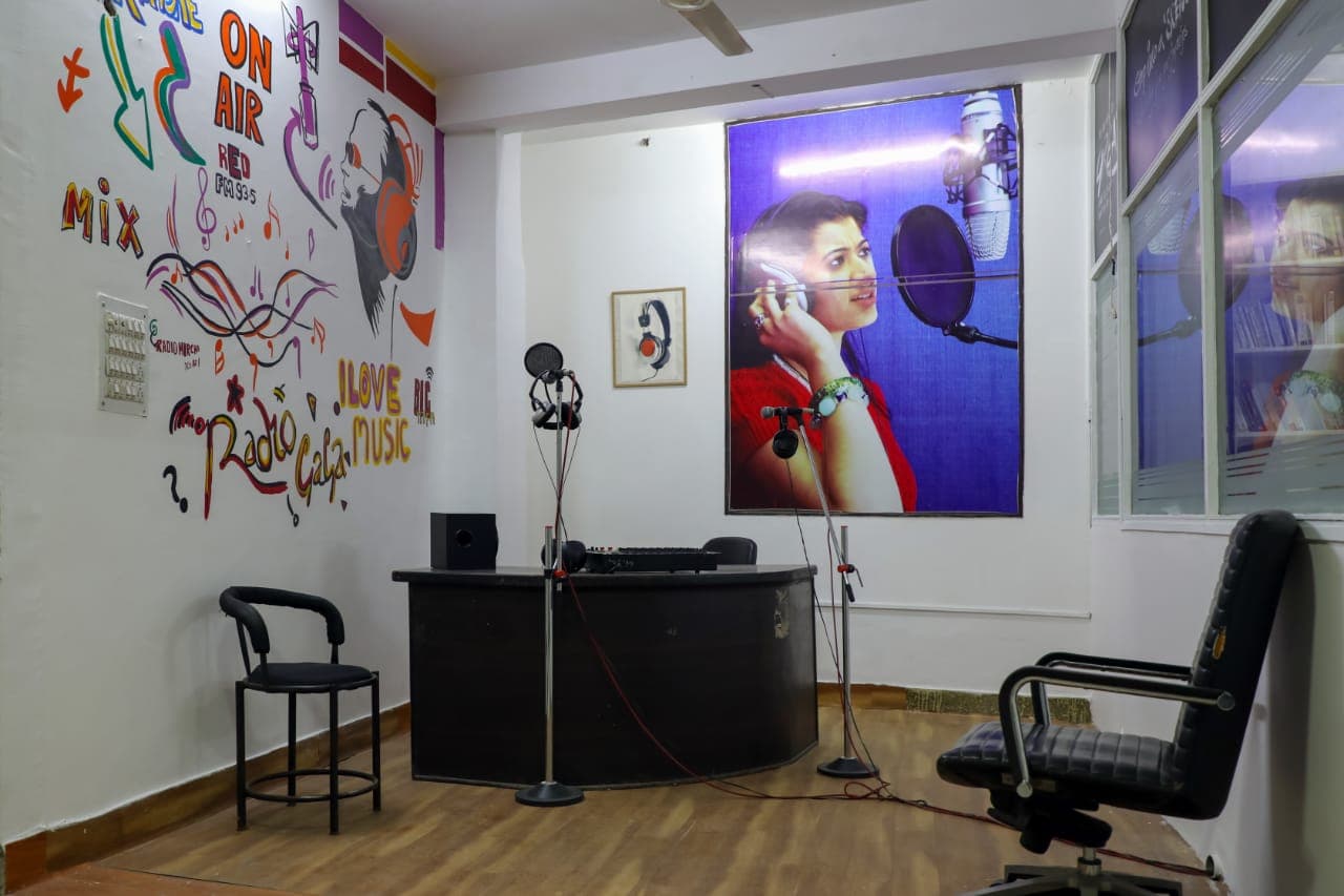 TakeOne School of Mass Communication New Delhi Infrastructure photo 6